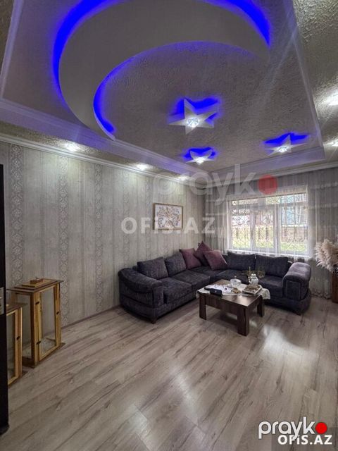Köhnə tikili Satılır Nizami r., 8-ci kilometr q., 4 otaq, 70 m² — Bakı
