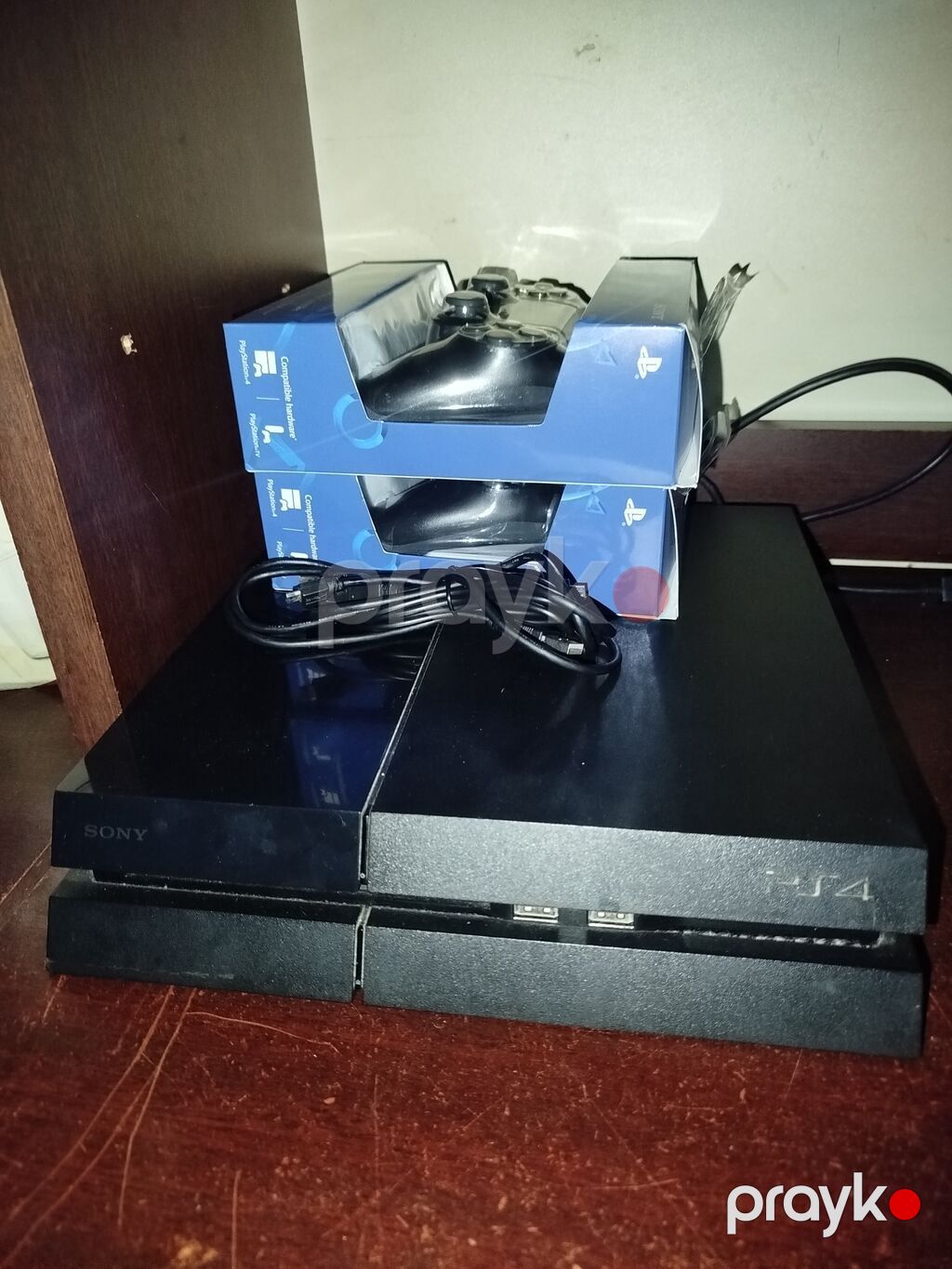 Salam ps4 varmdi ev şəraitində istfade olunb çox az 3 ay yay tetili — Oyun konsolları, Bakı (2)