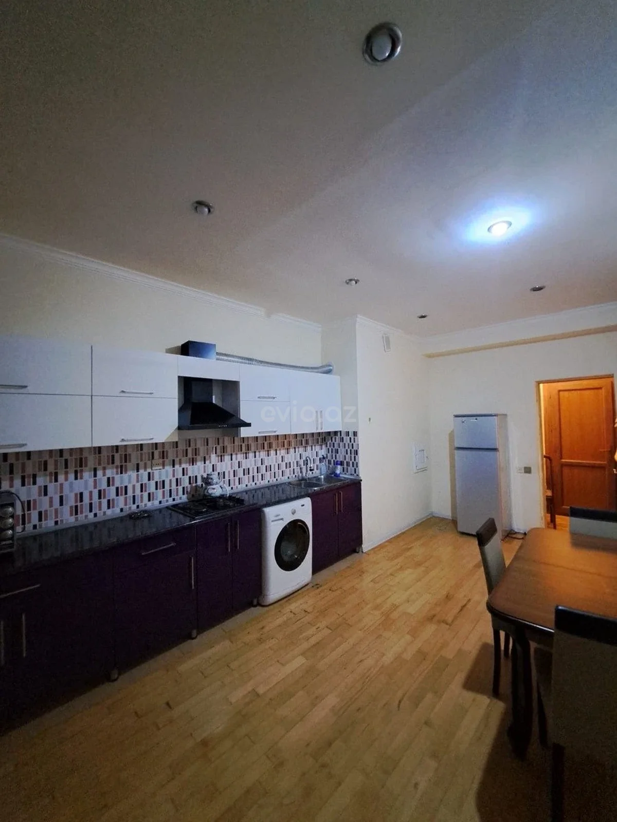 Kirayə 3 otaqlı mənzil Nizami metrosu yaxınlığında — Mənzil, Bakı (11)