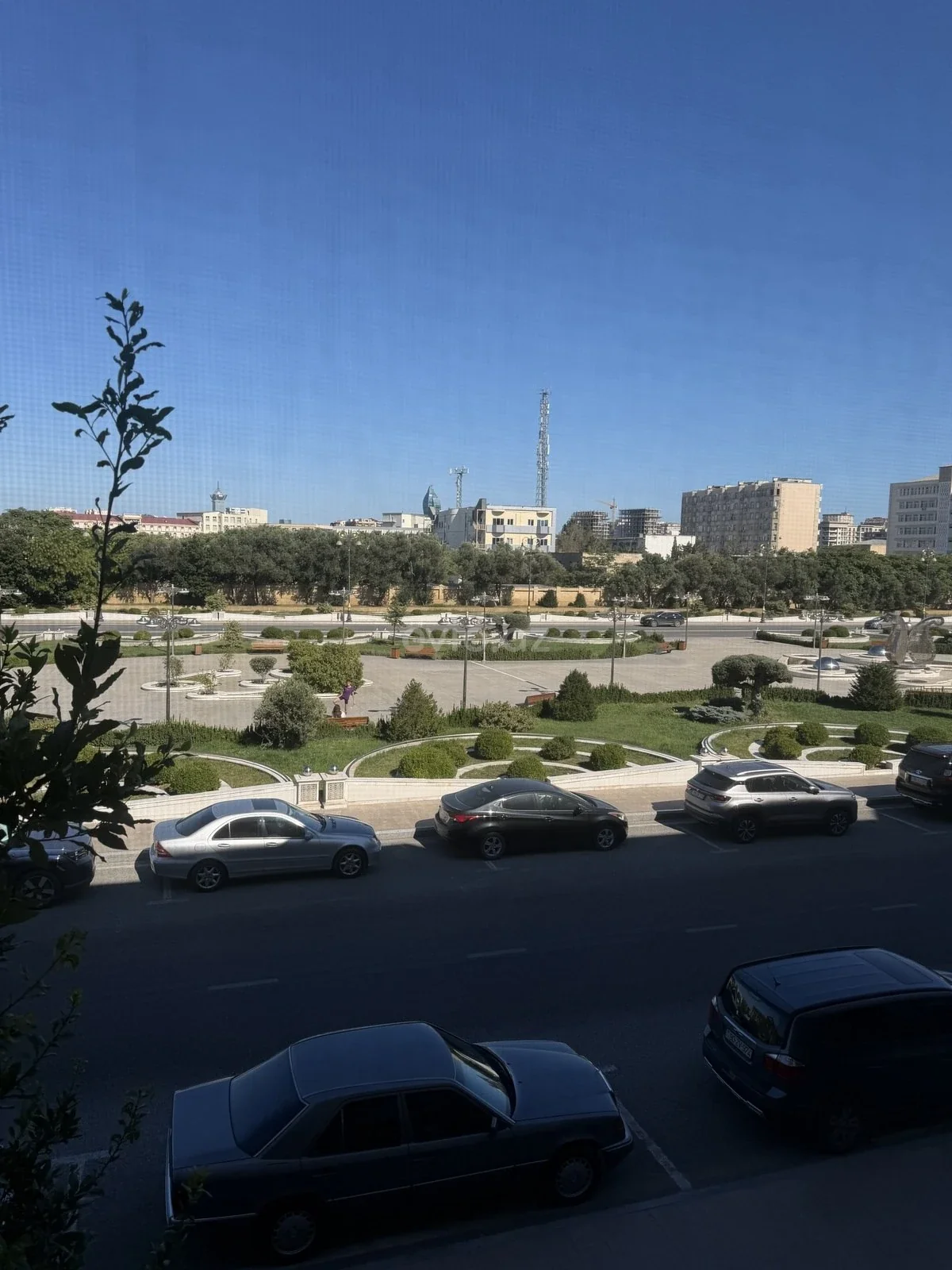 Kirayə 2 otaqlı mənzil Gənclik metrosu yaxınlığında — Mənzil, Bakı (4)