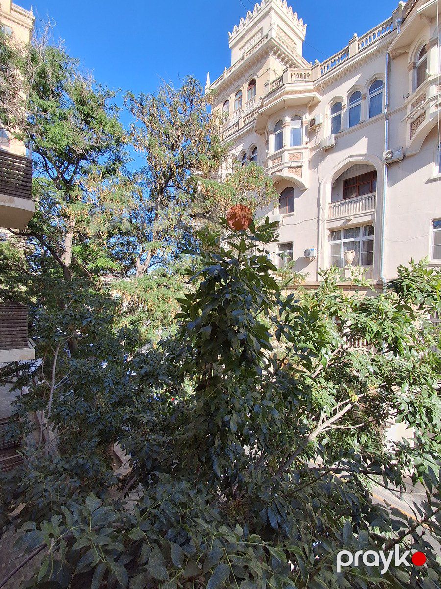 Satılır 3 otaqlı köhnə tikili 100 m² — Mənzil, Bakı (8)