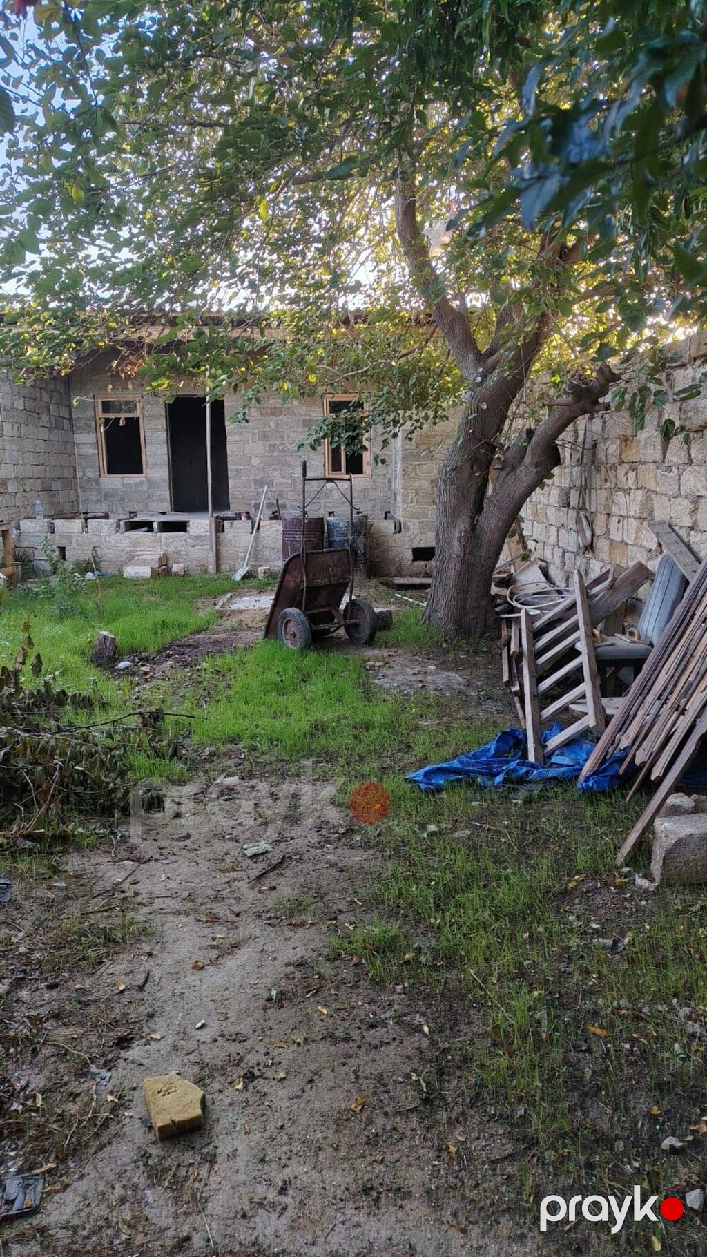 Salam maşataga karvan şadliq evin arxasinda yerlesir.yari tikilidir — Ev, villa, Bakı (4)