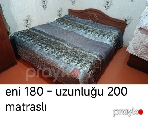 İki nəfərlik taxta çarpayı – matrasiya ilə birgə. Ölçülər: eni 180 sm — Bakı