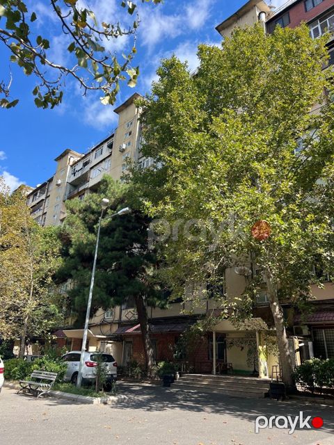 Satılır 3 otaqlı köhnə tikili 85 m² — Bakı