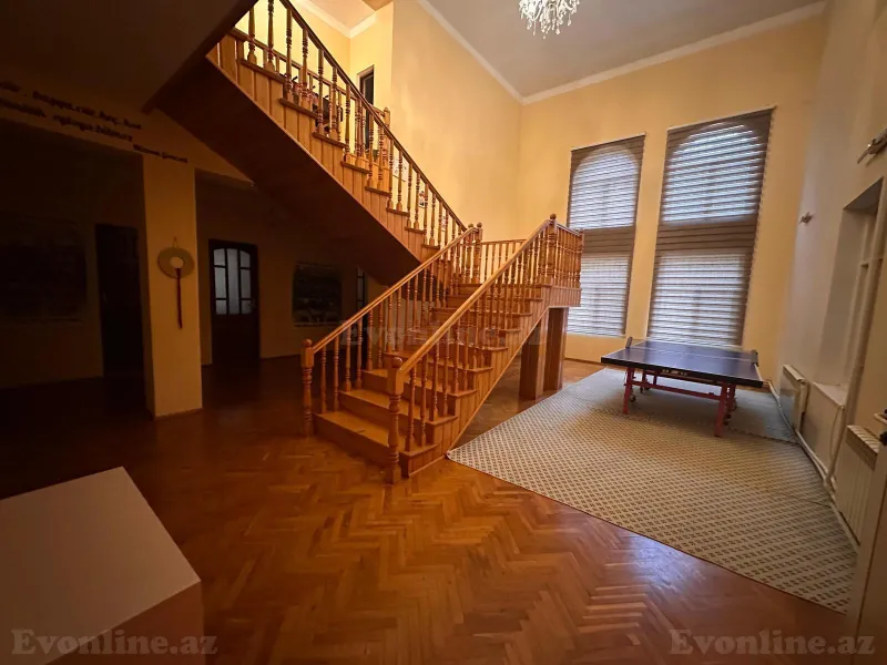 Kirayə verilir 10 otaqlı Həyət evi 387 m² Bakı, Səbail r., Badamdar — Ev, villa, Bakı (7)