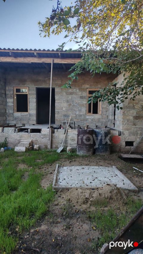 Salam maşataga karvan şadliq evin arxasinda yerlesir.yari tikilidir — Bakı