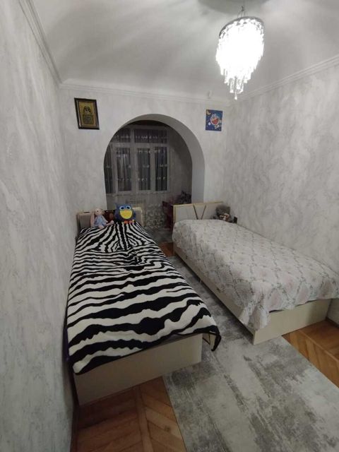 Satılır 3 otaqlı köhnə tikili 75 m² — Bakı