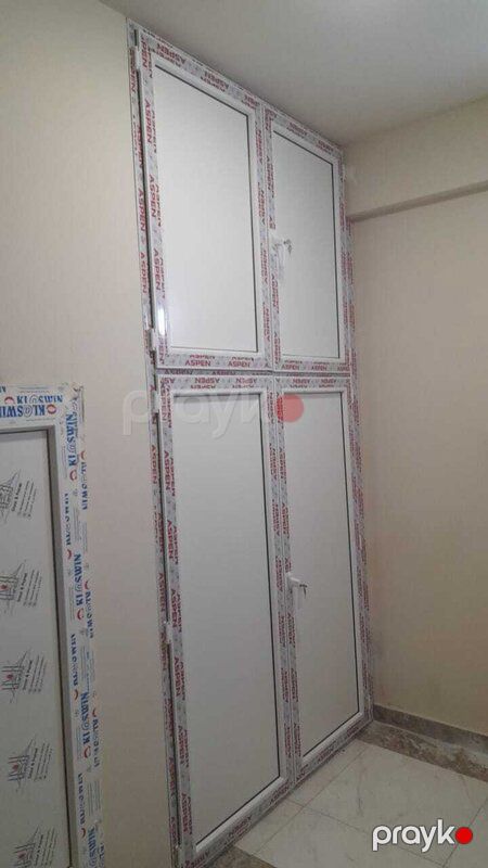 Plastik şkaflarin yığılması — Pəncərələr, qapılar, balkonlar, Bakı (4)