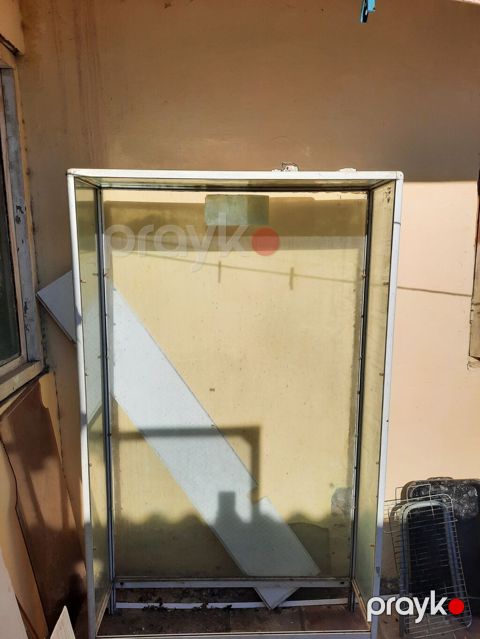 Dörd tərəfi şüşədən olan vitrin 15 manata — Digah