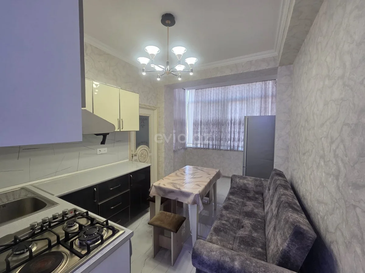 Kirayə 3 otaqlı mənzil Yeni Günəşli qəsəbəsində — Bakı