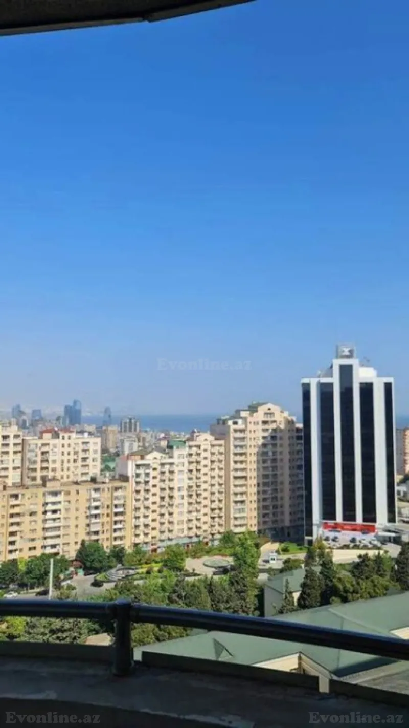 Satılır 4 otaqlı Mənzil Yeni tikili 186 m² Bakı, Yasamal r — Bakı