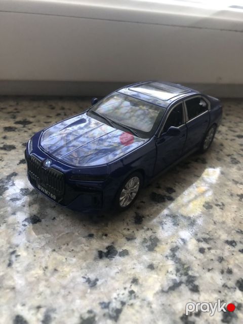 Metal korpuslu kolleksiya avtomobili – BMW 7 Series (miqyas təxmini — Bakı