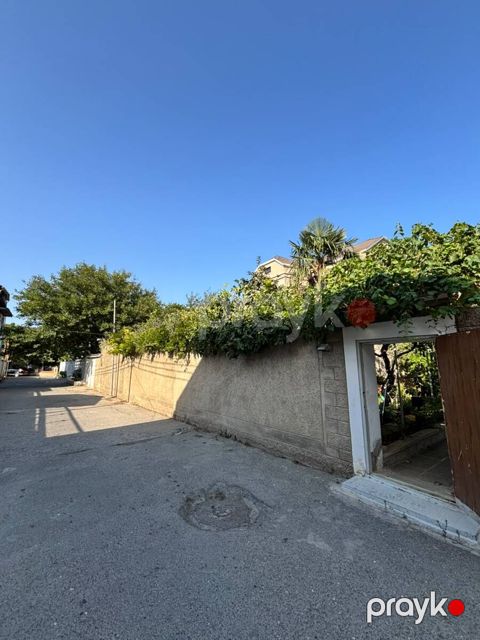 Satılır 8 otaqlı həyət evi/bağ evi 200 m² — Bakı