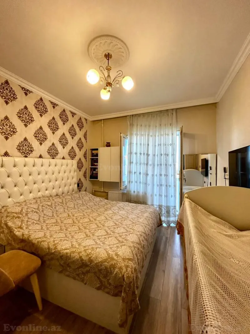 Satılır 3 otaqlı Mənzil Köhnə tikili 80 m² Bakı, Yasamal r., İnşaatçılar m., Yeni Yasamal — Mənzil, Bakı (4)