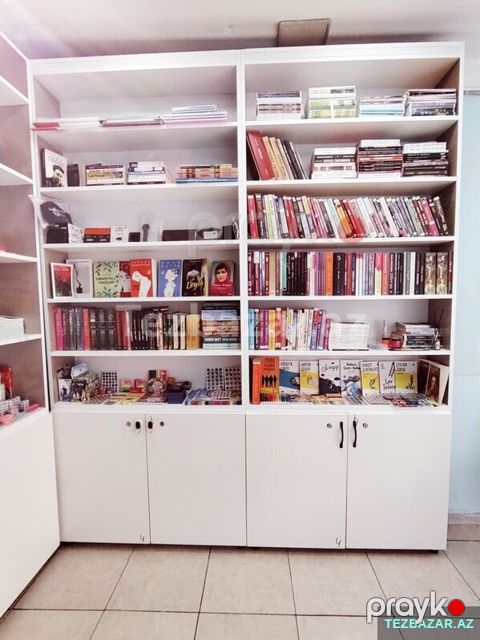 Kitab rəfi — Bakı