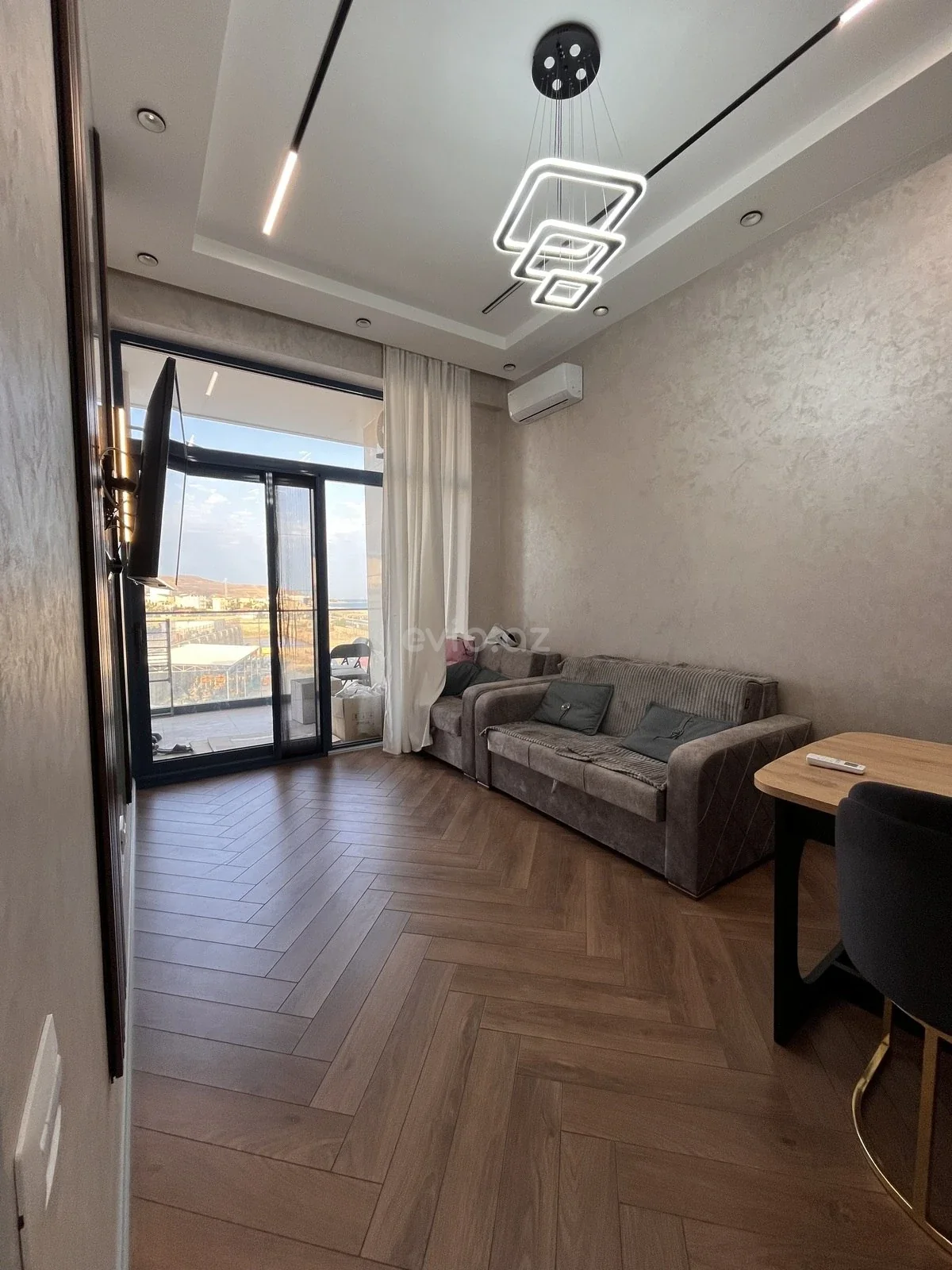 2 otaqlı tam təmirli mənzil satılır Şıxov qəsəbəsində — Bakı