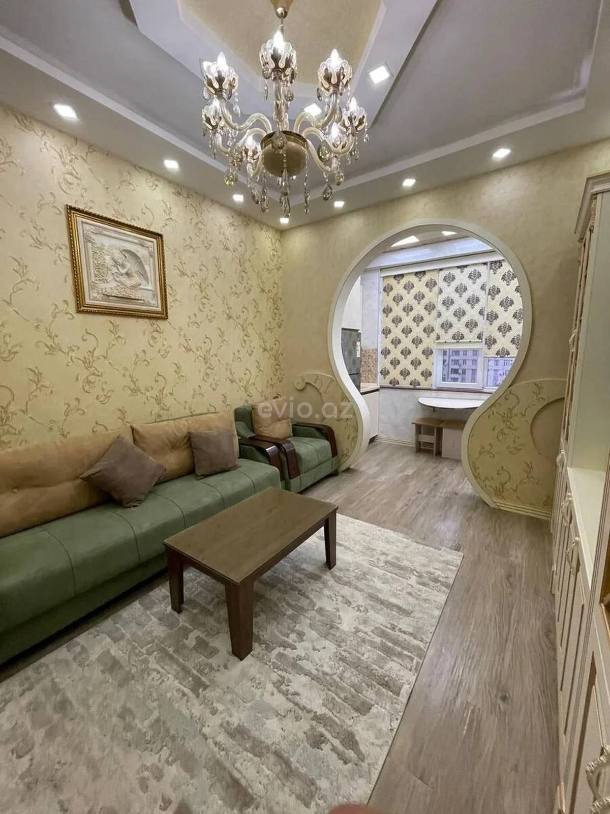 Kirayə 3 otaqlı mənzil Neftçilər metrosu yaxınlığında — Bakı