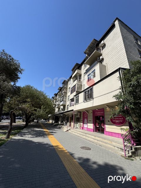 Satılır 3 otaqlı köhnə tikili 70 m² — Bakı