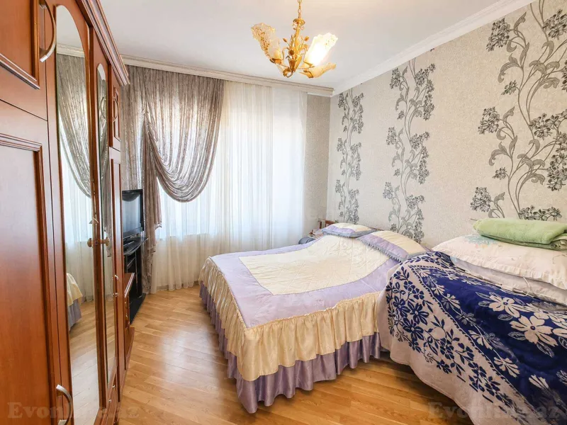 Satılır 3 otaqlı Mənzil Köhnə tikili 70 m² Bakı, Nizami r., Qara Qarayev m — Mənzil, Bakı (5)