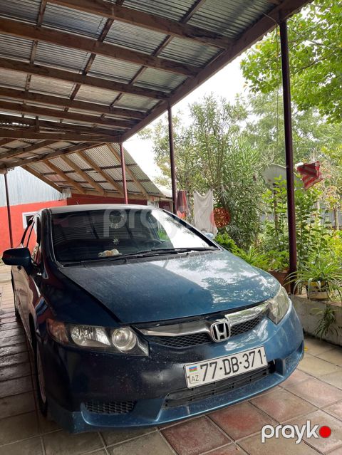 Honda Civic: 1.3 l 2008 il Sedan — Masallı