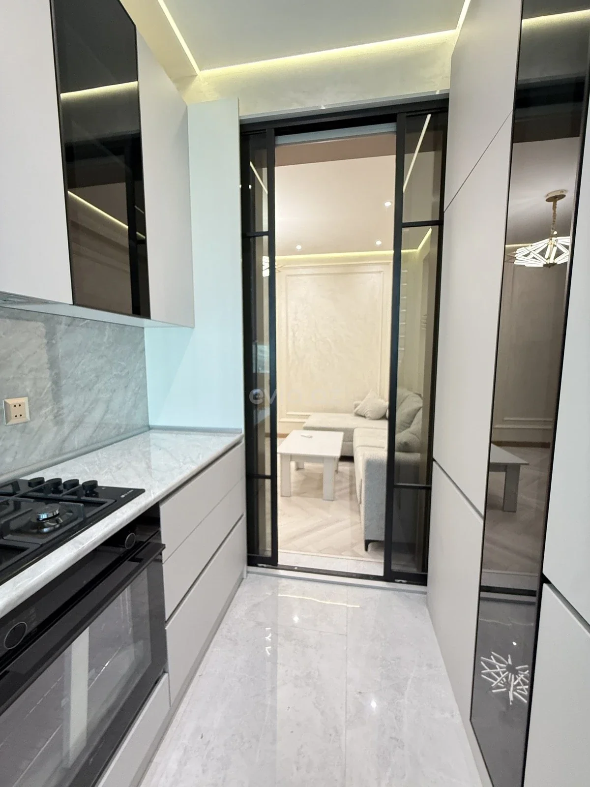 Kirayə 2 otaqlı mənzil Neftçilər metrosu yaxınlığında — Mənzil, Bakı (9)
