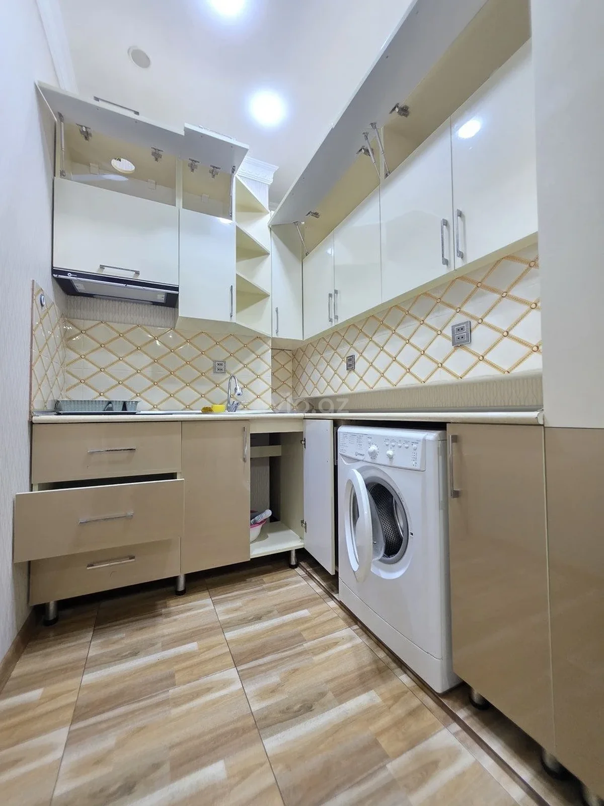 2 otaqlı tam təmirli mənzil satılır Bakıxanov qəsəbəsində — Mənzil, Bakı (9)