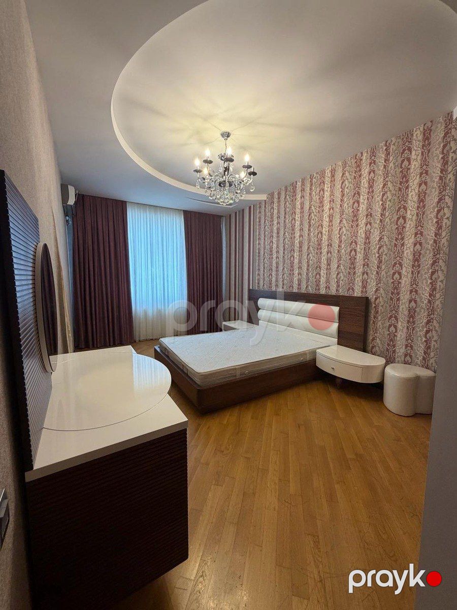 Satılır 4 otaqlı köhnə tikili 130 m² — Mənzil, Bakı (2)