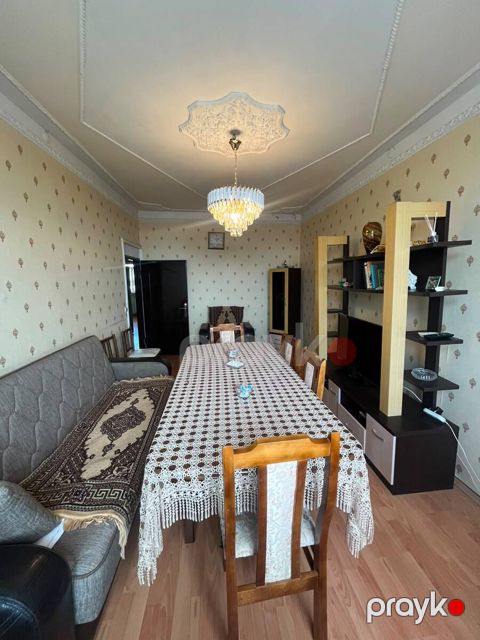 Satılır 3 otaqlı köhnə tikili 85 m² — Bakı