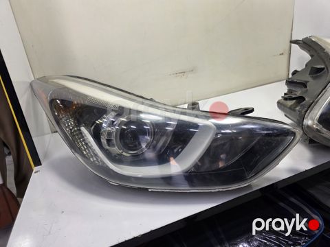 Hyundai Elantra lupa ön fara — Bakı