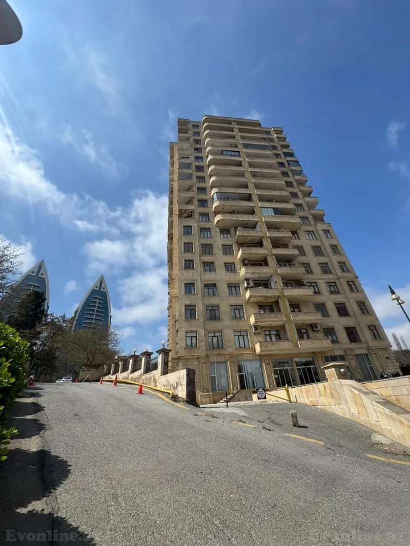 Satılır 5 otaqlı Mənzil Yeni tikili 220 m² Bakı, Yasamal r., Elmlər Akademiyası m — Bakı