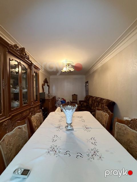 Satılır 4 otaqlı köhnə tikili 95 m² — Bakı