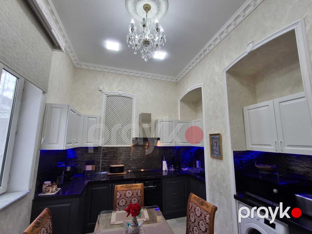 Satılır 5 otaqlı köhnə tikili 150 m² — Mənzil, Bakı (10)