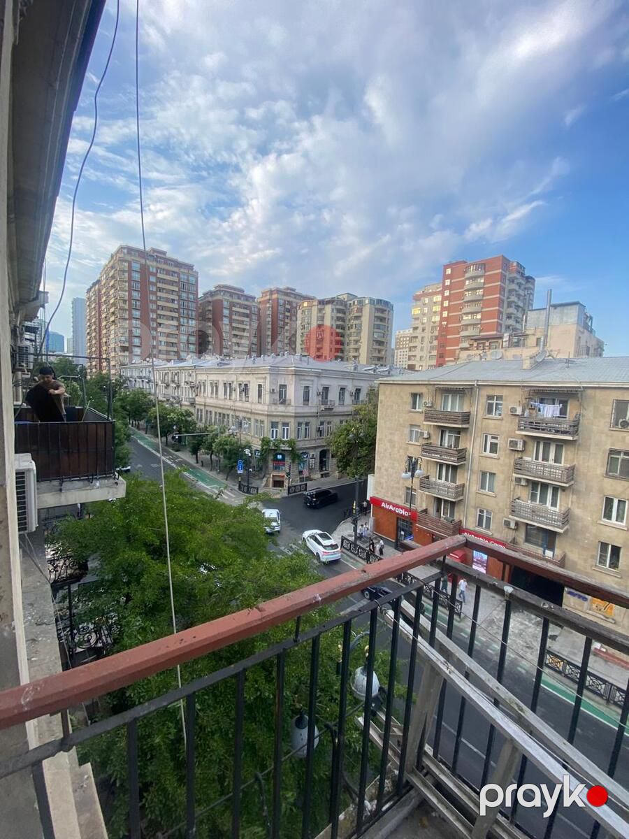 Satılır 2 otaqlı köhnə tikili 71 m² — Mənzil, Bakı (7)