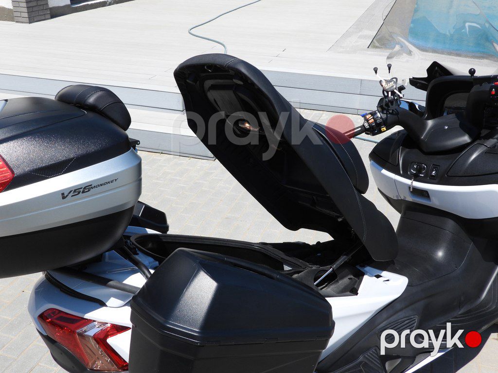 Suzuki Burgman, 700 sm3, 2017 il, 22 000 km — Mopedlər və skuterlər, Bakı (8)