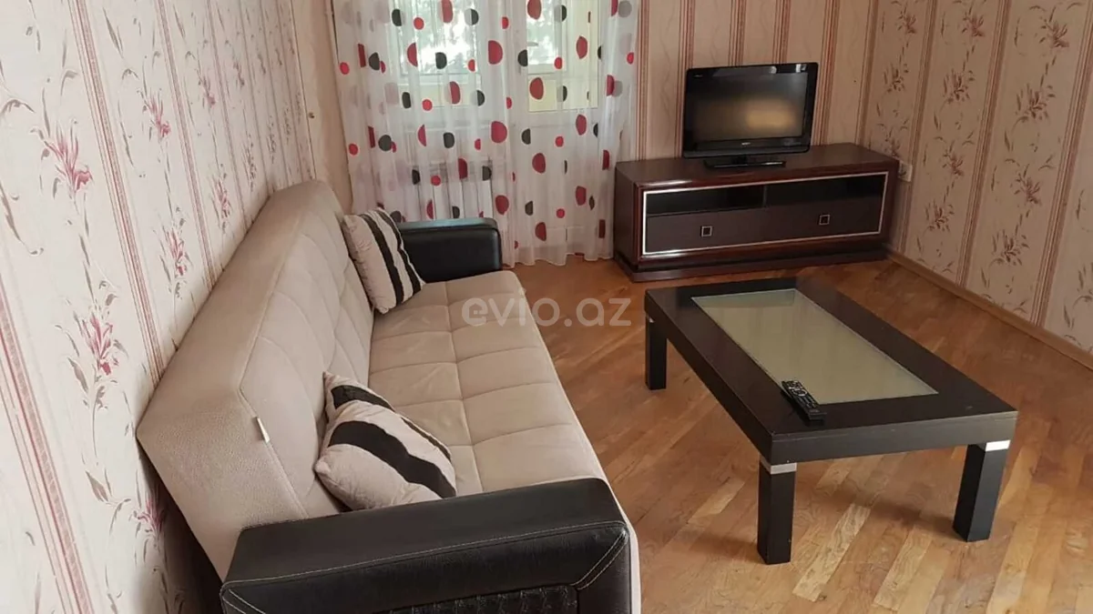 2 otaqlı orta təmirli mənzil satılır 8-ci mikrorayonda — Bakı