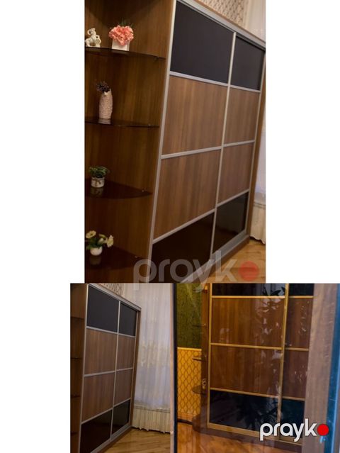 Sürgülü qapılı iri geyim dolabı - Material: taxta rəngində laminat — Saray