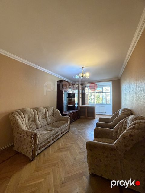 Satılır 2 otaqlı köhnə tikili 60 m² — Bakı