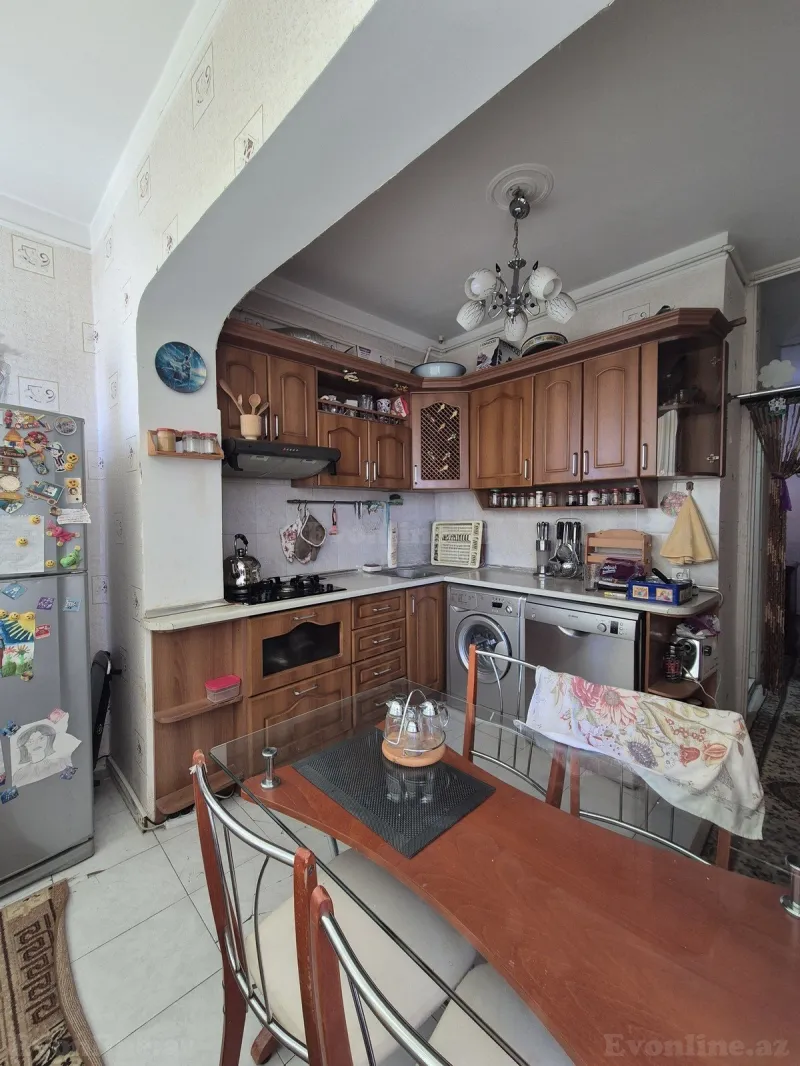 Satılır 2 otaqlı Mənzil Köhnə tikili 65 m² Bakı, Yasamal r., Yeni Yasamal — Mənzil, Bakı (7)