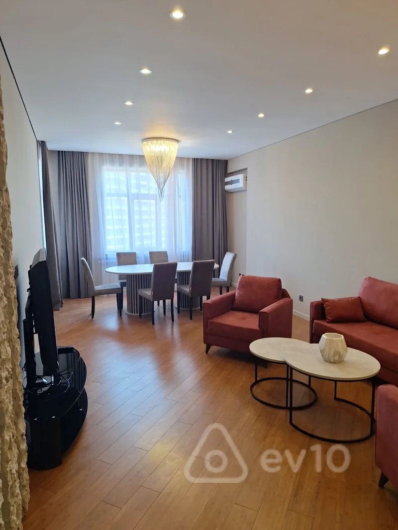 3 otaqlı mənzil, 105 m², Təbriz küçəsi — kirayə — Bakı