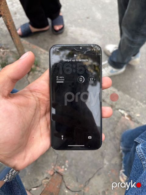 IPhone 11 Pro, Qırıq — Bakı