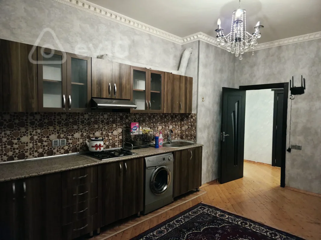 2 otaqlı mənzil, 100 m², Əbdulvahab Salamzadə küçəsi — kirayə — Bakı