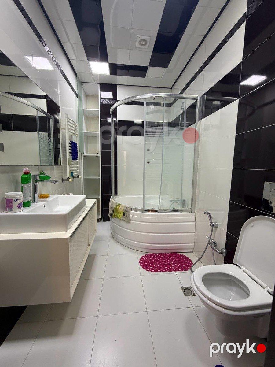 Satılır 4 otaqlı köhnə tikili 130 m² — Mənzil, Bakı (11)