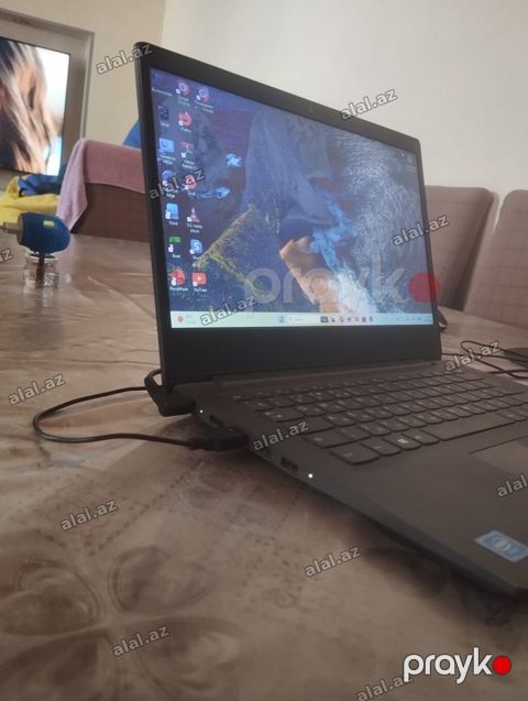 Lenovo 14" noutbuk Texniki göstəricilər: - Ekran: 14.0", 1366 768 — Bakı