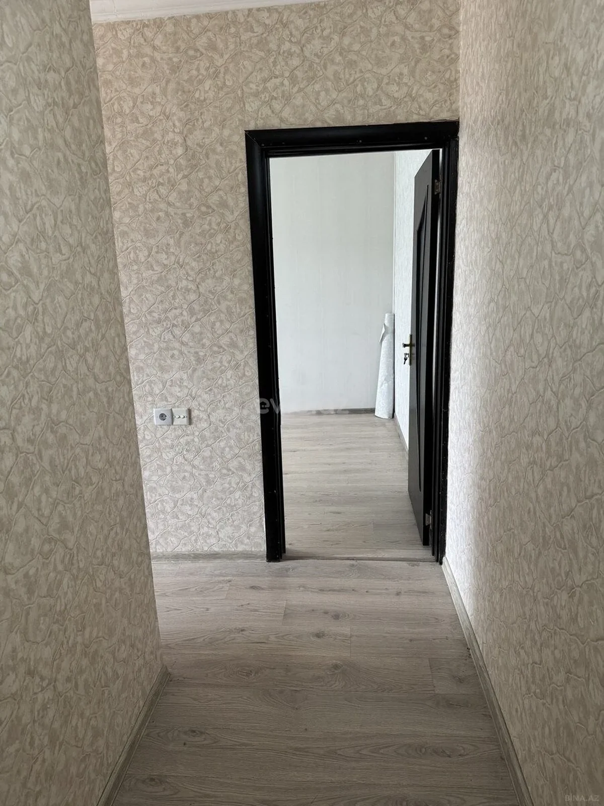 1 otaqlı tam təmirli mənzil satılır Yeni Günəşli qəsəbəsində — Mənzil, Bakı (4)