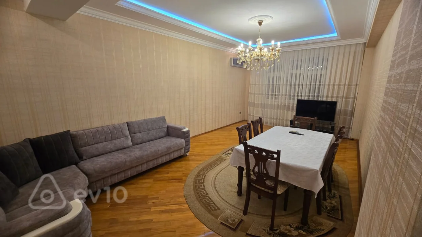 3 otaqlı mənzil, 150 m², Seyid Ezim Sirvani 78 — kirayə — Bakı