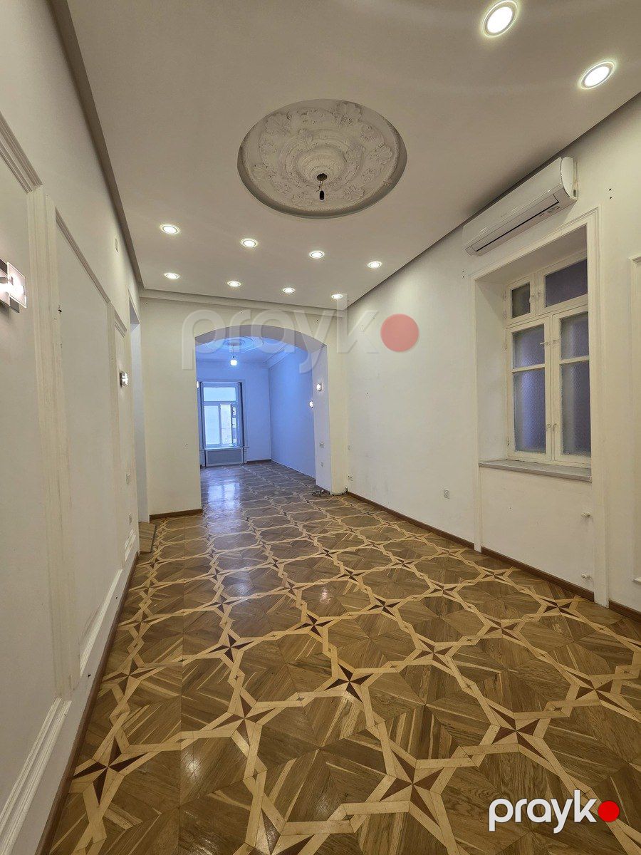Satılır 4 otaqlı köhnə tikili 110 m² — Mənzil, Bakı (11)