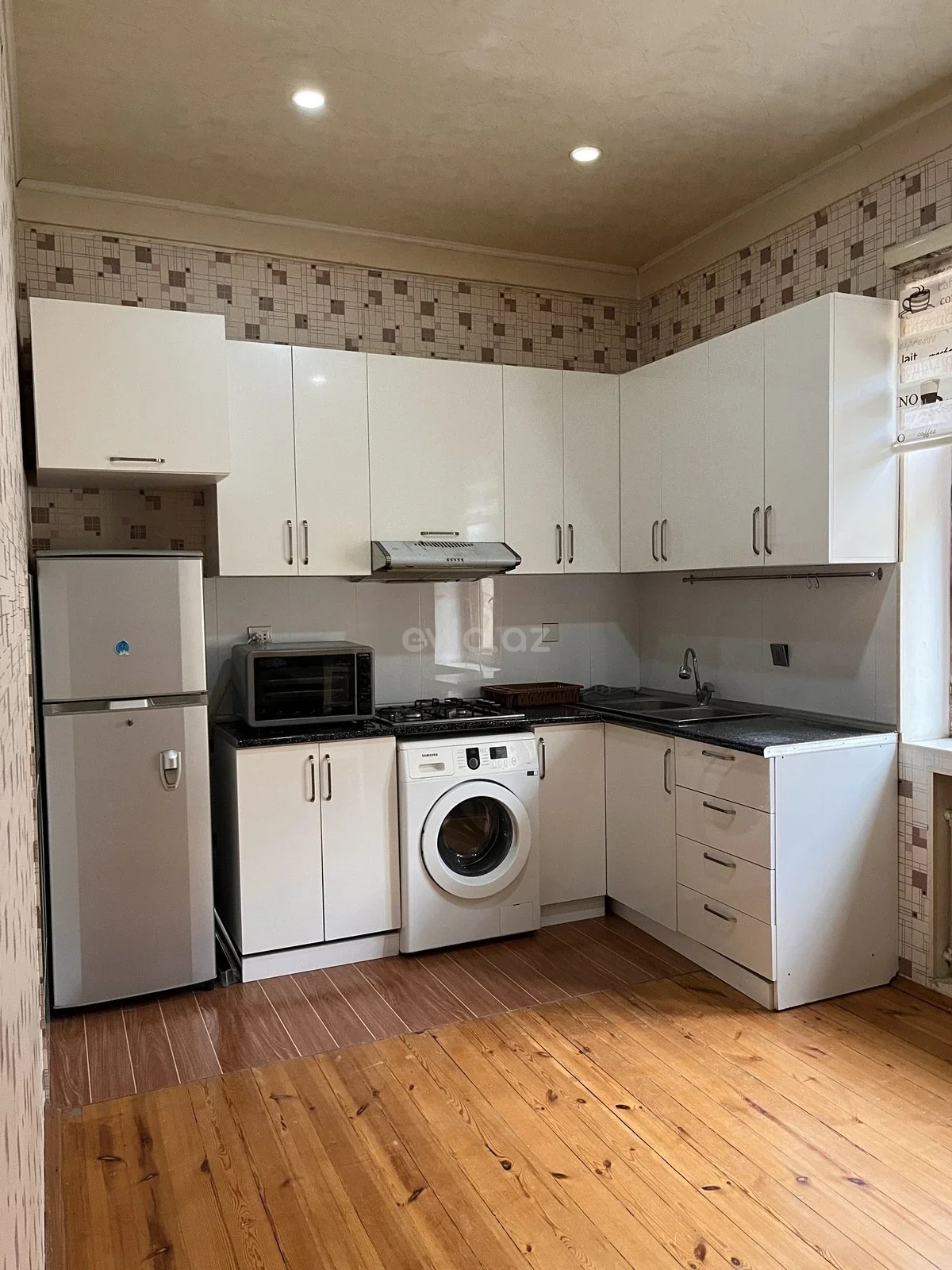 Kirayə 3 otaqlı həyət evi Bakıxanov qəsəbəsində — Ev, villa, Bakı (2)