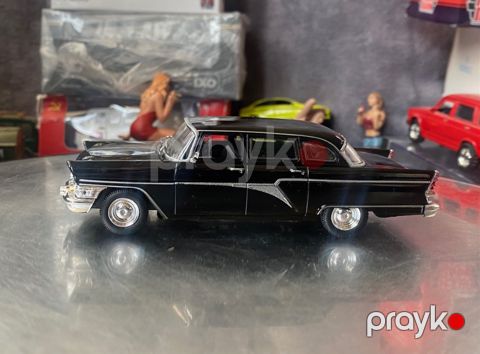 Коллекционная модель GAZ-13 Chayka black 1960 — Bakı