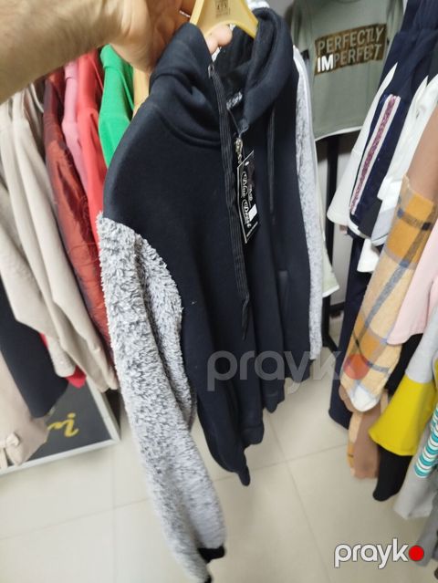 Qiymət. 70 AZN endirim olinacaq Hoodie – Blue Rose markası — Bakı