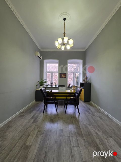 Satılır obyekt 100 m² — Bakı